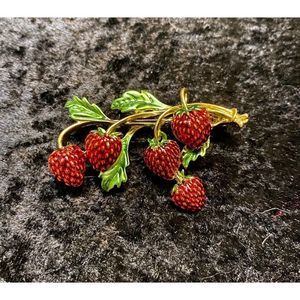 Strawberry Brooch 